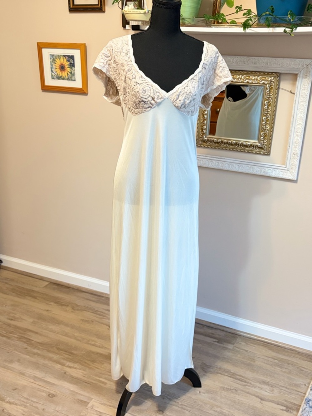 Victoria's Secret Gold Label Vintage Ivory Lingerie Gown, Lace, Medium
